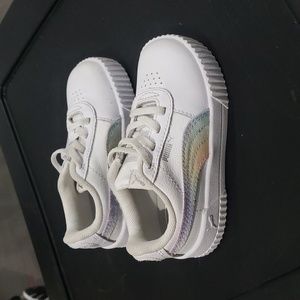 Girls white leather‎ pumas
